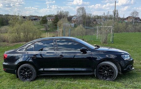Volkswagen Jetta VI, 2011 год, 824 000 рублей, 3 фотография