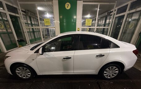 Chevrolet Cruze II, 2011 год, 750 000 рублей, 2 фотография