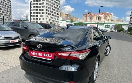 Toyota Camry, 2020 год, 3 250 000 рублей, 2 фотография