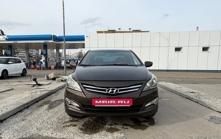Hyundai Solaris II рестайлинг, 2015 год, 700 000 рублей, 2 фотография