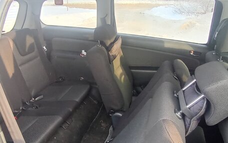Toyota Wish II, 2003 год, 650 000 рублей, 17 фотография