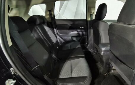 Mitsubishi Outlander III рестайлинг 3, 2019 год, 1 845 000 рублей, 15 фотография