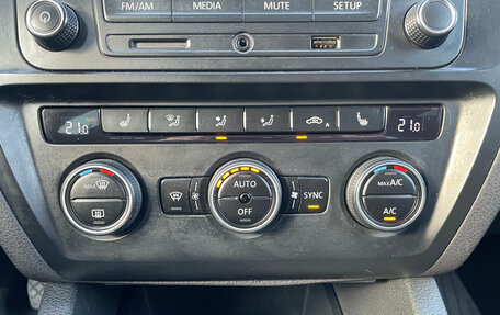 Volkswagen Jetta VI, 2016 год, 1 300 000 рублей, 14 фотография