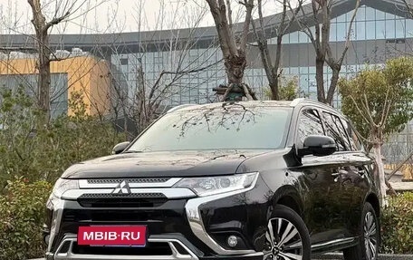 Mitsubishi Outlander III рестайлинг 3, 2022 год, 1 890 002 рублей, 1 фотография