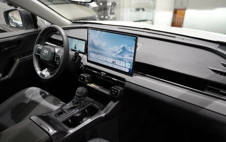 Toyota RAV4, 2026 год, 4 690 000 рублей, 17 фотография