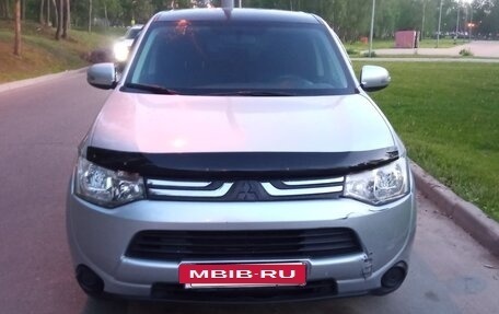 Mitsubishi Outlander III рестайлинг 3, 2012 год, 1 300 000 рублей, 2 фотография
