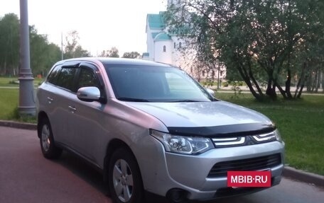 Mitsubishi Outlander III рестайлинг 3, 2012 год, 1 300 000 рублей, 4 фотография