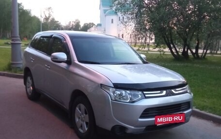 Mitsubishi Outlander III рестайлинг 3, 2012 год, 1 300 000 рублей, 3 фотография