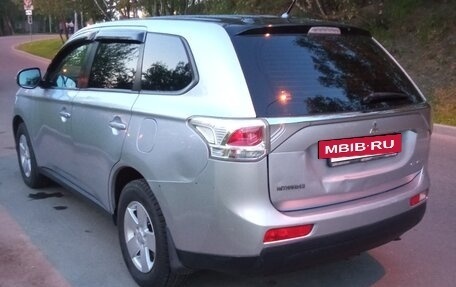 Mitsubishi Outlander III рестайлинг 3, 2012 год, 1 300 000 рублей, 7 фотография