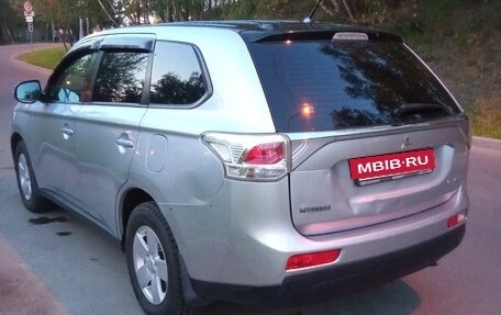 Mitsubishi Outlander III рестайлинг 3, 2012 год, 1 300 000 рублей, 8 фотография
