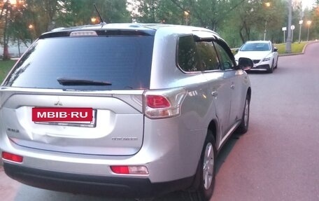Mitsubishi Outlander III рестайлинг 3, 2012 год, 1 300 000 рублей, 14 фотография