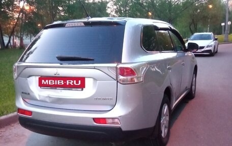 Mitsubishi Outlander III рестайлинг 3, 2012 год, 1 300 000 рублей, 13 фотография