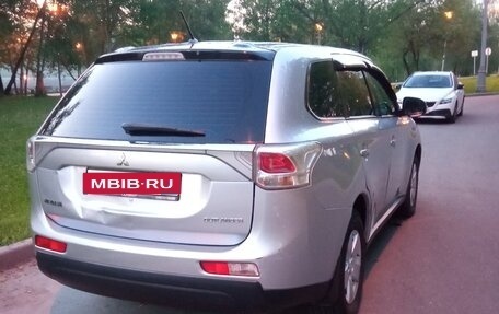 Mitsubishi Outlander III рестайлинг 3, 2012 год, 1 300 000 рублей, 12 фотография