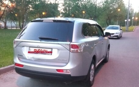 Mitsubishi Outlander III рестайлинг 3, 2012 год, 1 300 000 рублей, 15 фотография