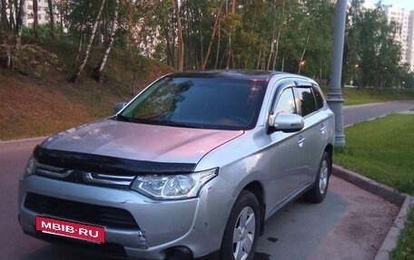 Mitsubishi Outlander III рестайлинг 3, 2012 год, 1 300 000 рублей, 19 фотография
