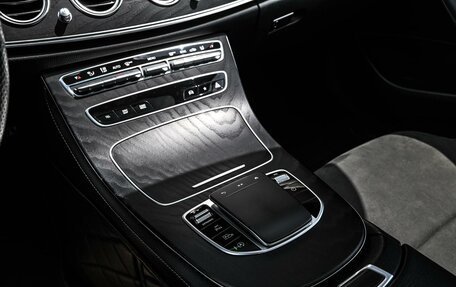 Mercedes-Benz E-Класс, 2021 год, 5 779 000 рублей, 28 фотография