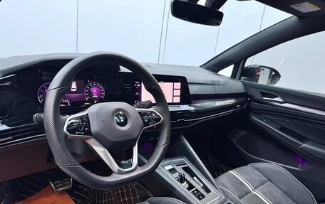 Volkswagen Golf VIII, 2023 год, 2 050 000 рублей, 8 фотография