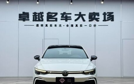 Volkswagen Golf VIII, 2023 год, 2 050 000 рублей, 2 фотография
