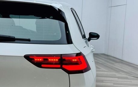 Volkswagen Golf VIII, 2023 год, 2 050 000 рублей, 5 фотография