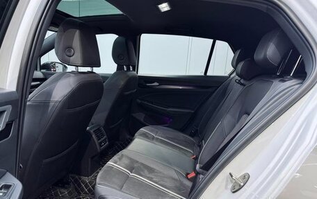 Volkswagen Golf VIII, 2023 год, 2 050 000 рублей, 13 фотография