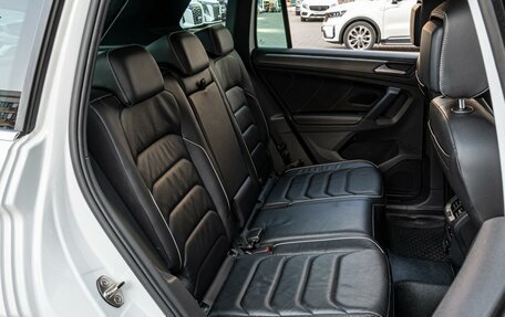 Volkswagen Tiguan II, 2021 год, 3 998 000 рублей, 7 фотография