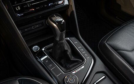 Volkswagen Tiguan II, 2021 год, 3 998 000 рублей, 12 фотография