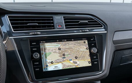 Volkswagen Tiguan II, 2021 год, 3 998 000 рублей, 13 фотография