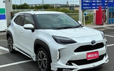 Toyota Yaris Cross, 2023 год, 1 650 000 рублей, 1 фотография
