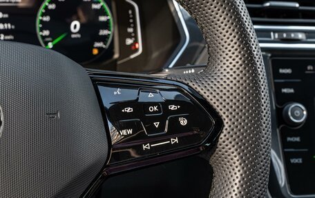 Volkswagen Tiguan II, 2021 год, 3 998 000 рублей, 18 фотография
