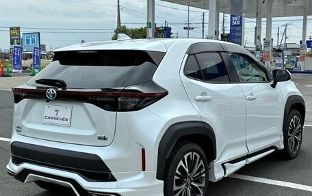 Toyota Yaris Cross, 2023 год, 1 650 000 рублей, 4 фотография