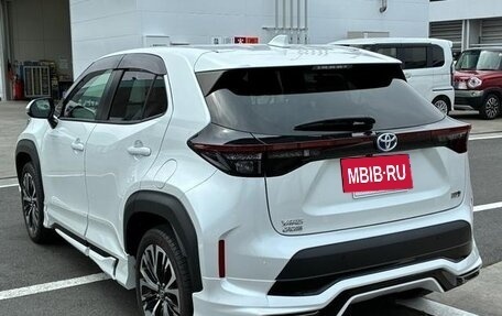 Toyota Yaris Cross, 2023 год, 1 650 000 рублей, 3 фотография
