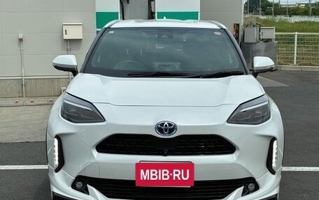 Toyota Yaris Cross, 2023 год, 1 650 000 рублей, 2 фотография