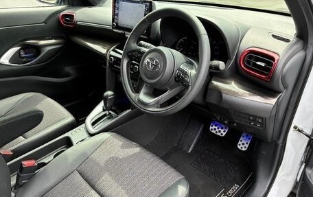 Toyota Yaris Cross, 2023 год, 1 650 000 рублей, 12 фотография