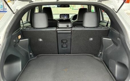 Toyota Yaris Cross, 2023 год, 1 650 000 рублей, 16 фотография