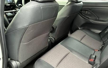 Toyota Yaris Cross, 2023 год, 1 650 000 рублей, 17 фотография