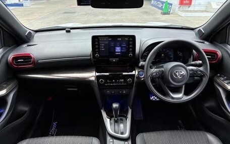 Toyota Yaris Cross, 2023 год, 1 650 000 рублей, 8 фотография