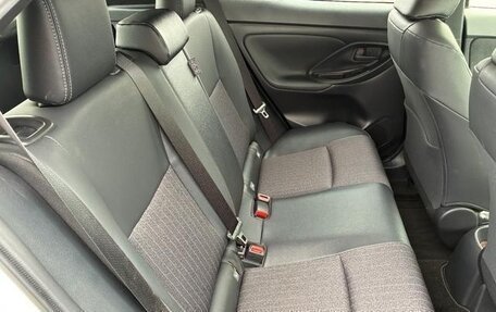 Toyota Yaris Cross, 2023 год, 1 650 000 рублей, 15 фотография