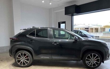 Toyota Yaris Cross, 2023 год, 1 680 000 рублей, 4 фотография