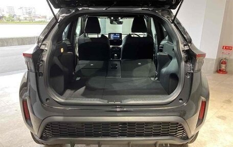 Toyota Yaris Cross, 2023 год, 1 680 000 рублей, 12 фотография