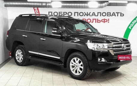 Toyota Land Cruiser 200, 2015 год, 5 890 000 рублей, 3 фотография