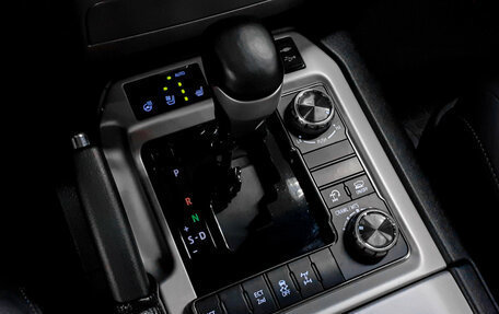 Toyota Land Cruiser 200, 2015 год, 5 890 000 рублей, 17 фотография