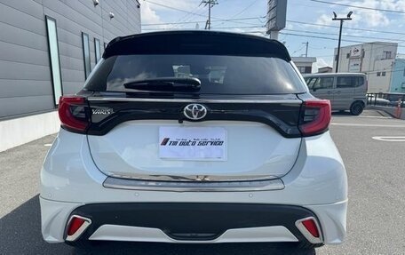 Toyota Yaris, 2023 год, 880 000 рублей, 5 фотография
