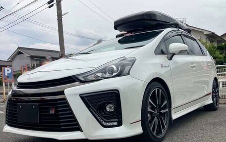 Toyota Prius Alpha I (ZVW40/41), 2020 год, 1 357 000 рублей, 1 фотография