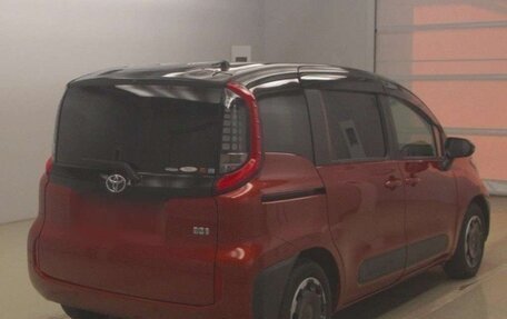 Toyota Sienta, 2023 год, 1 470 000 рублей, 2 фотография