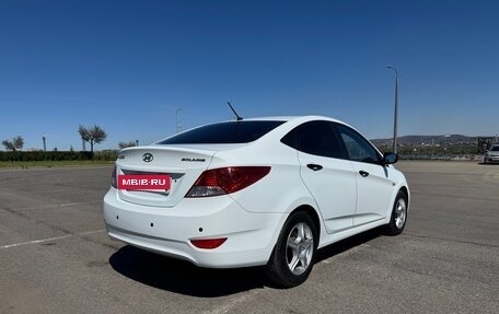 Hyundai Solaris II рестайлинг, 2011 год, 720 000 рублей, 4 фотография