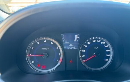 Hyundai Solaris II рестайлинг, 2011 год, 720 000 рублей, 9 фотография