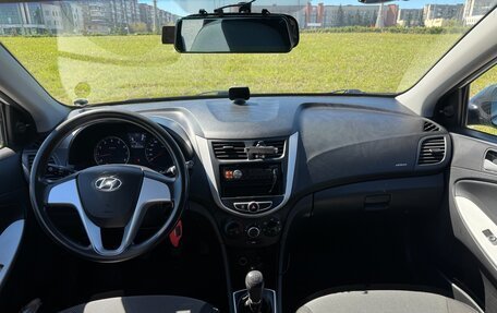 Hyundai Solaris II рестайлинг, 2011 год, 720 000 рублей, 13 фотография