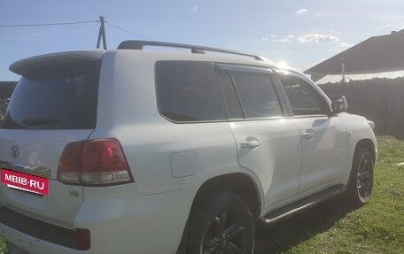 Toyota Land Cruiser 200, 2010 год, 2 700 000 рублей, 3 фотография