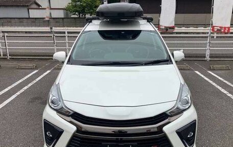 Toyota Prius Alpha I (ZVW40/41), 2020 год, 1 357 000 рублей, 2 фотография