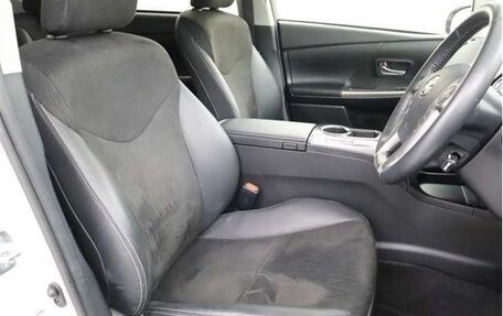Toyota Prius Alpha I (ZVW40/41), 2020 год, 1 357 000 рублей, 10 фотография
